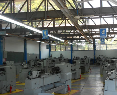 Técnico en Electromecanica